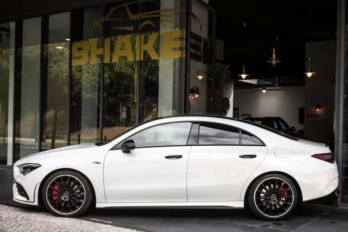 Mercedes-Benz CLA 35 AMG 4Matic - foto 2