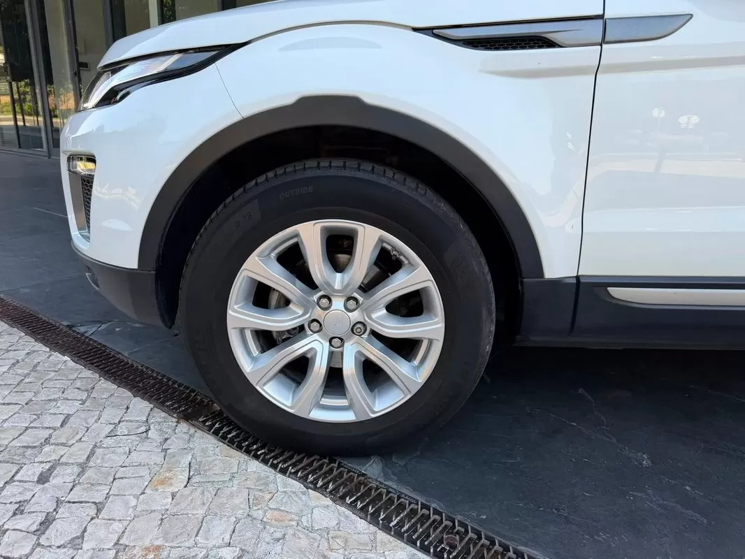 Land Rover Evoque 2.0 TD4 Pure - foto 7