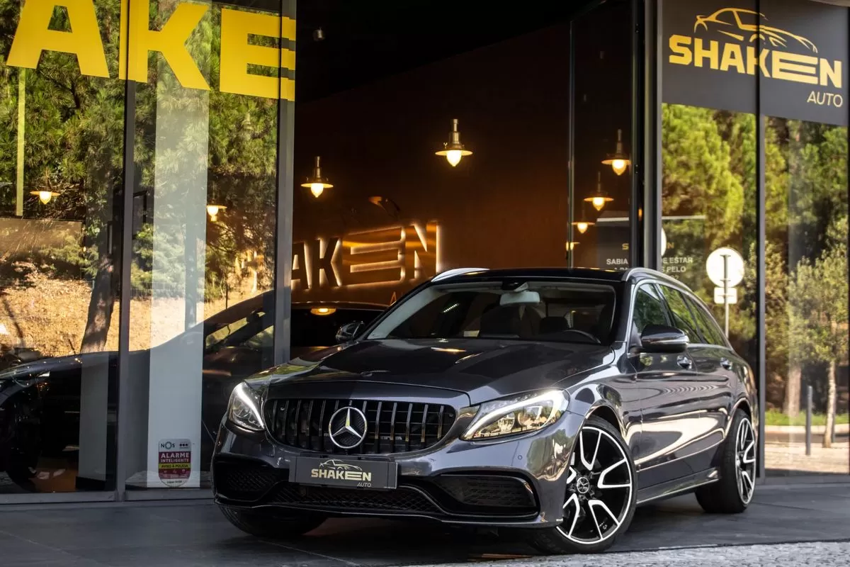 Mercedes-Benz C 220   Bluetec D T 7g  Tronic Avantgarde