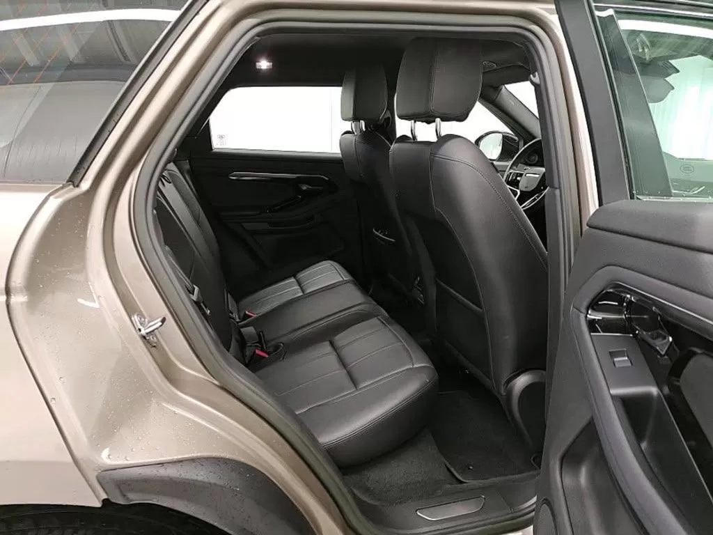 Land Rover Evoque  P300e R  Dynamic Se - foto 6