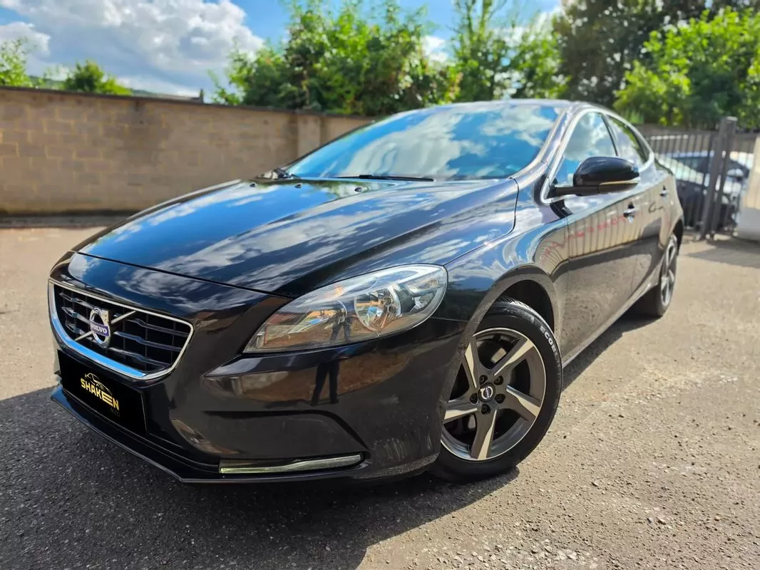 Volvo V40  D4 Summum