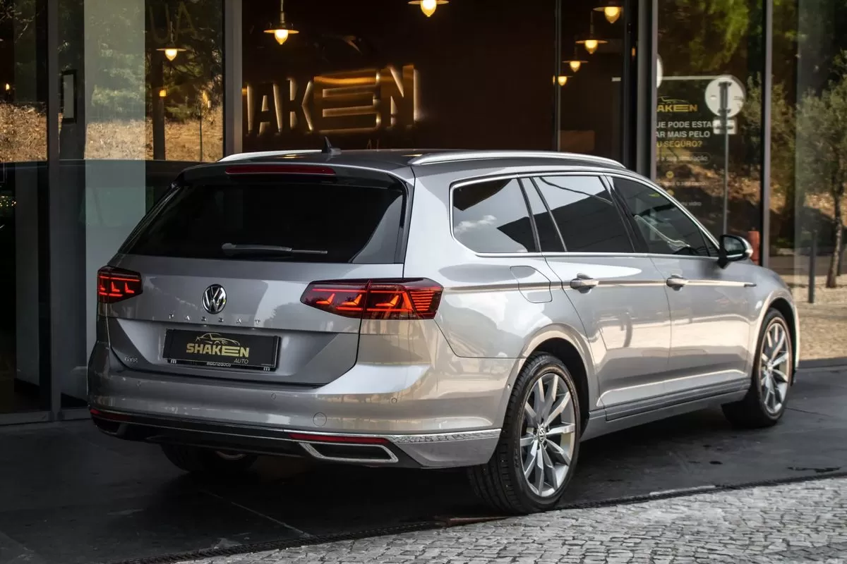 VW Passat Variant  1 4 Tsi Dsg Gte - foto 4