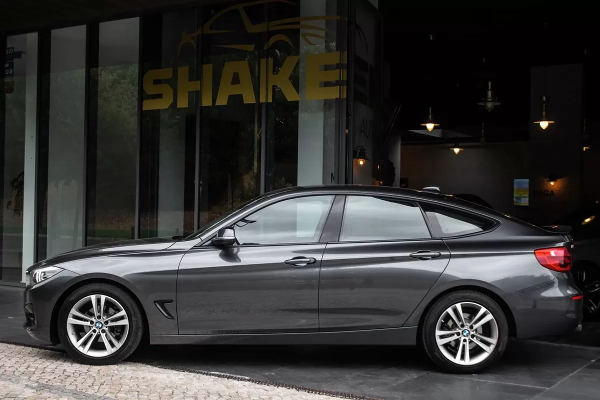 BMW 318 Gran Turismo  D Aut Luxury Line - foto 2