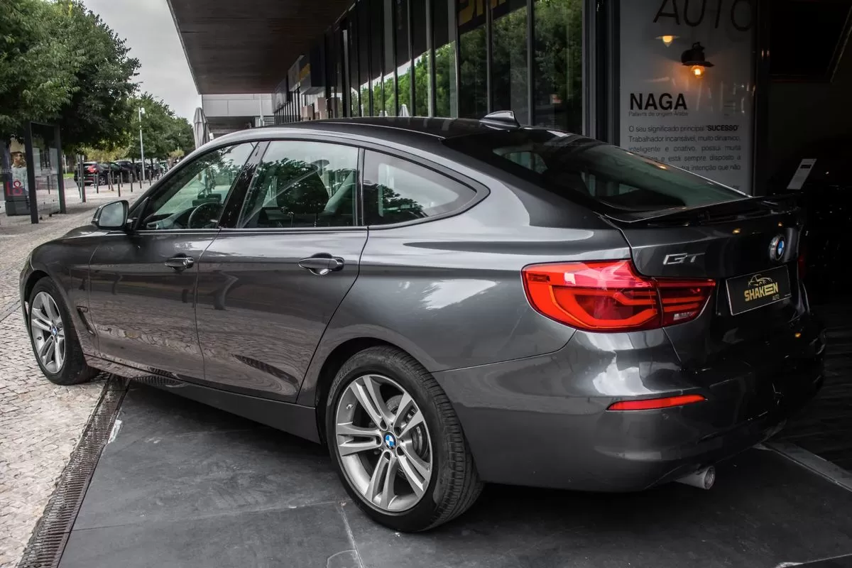 BMW 318 Gran Turismo  D Aut Luxury Line - foto 3