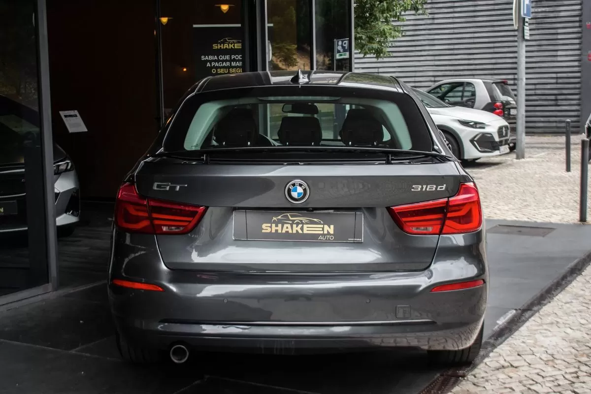 BMW 318 Gran Turismo  D Aut Luxury Line - foto 8