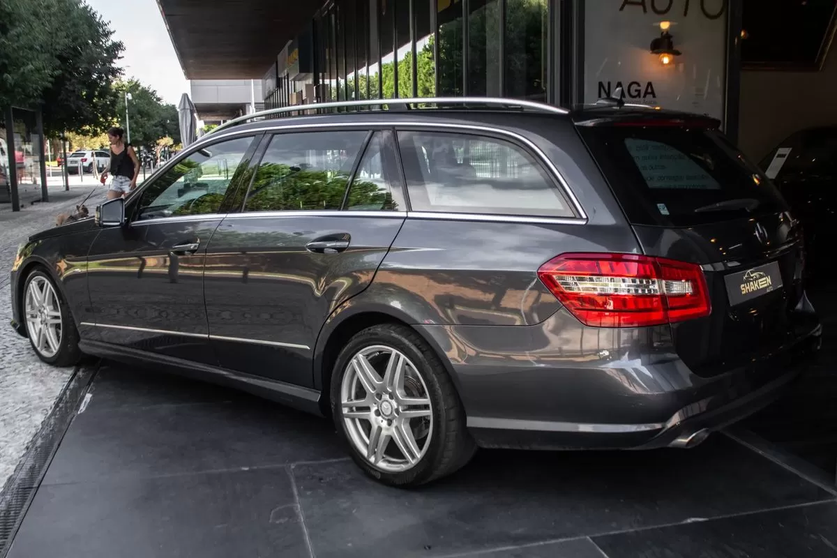 Mercedes-Benz E 250 CDi Avantgarde BlueEfficiency Auto. - foto 3