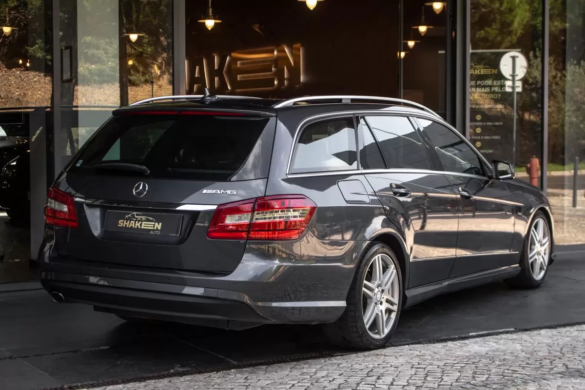 Mercedes-Benz E 250 CDi Avantgarde BlueEfficiency Auto. - foto 4