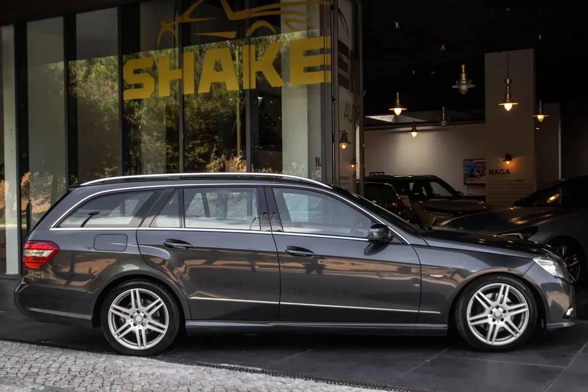 Mercedes-Benz E 250 CDi Avantgarde BlueEfficiency Auto. - foto 5