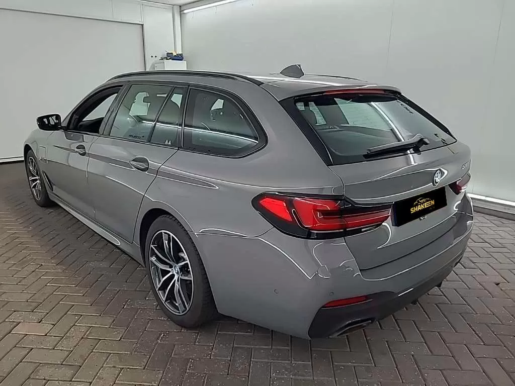BMW 530e e Pack Desportivo M - foto 4