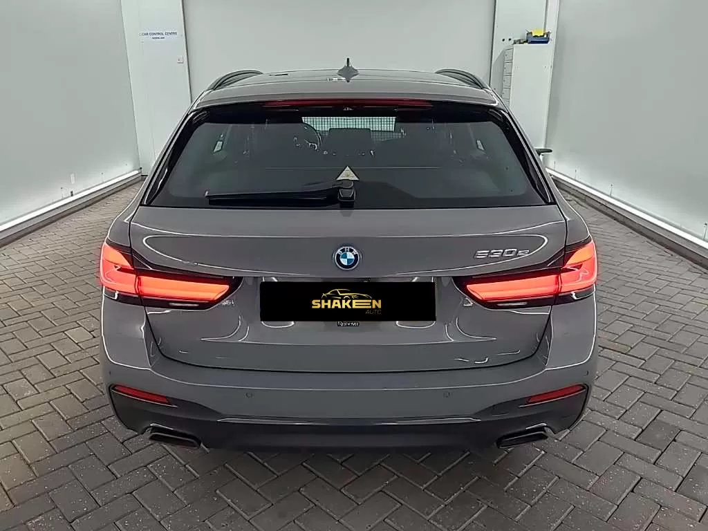 BMW 530e e Pack Desportivo M - foto 5