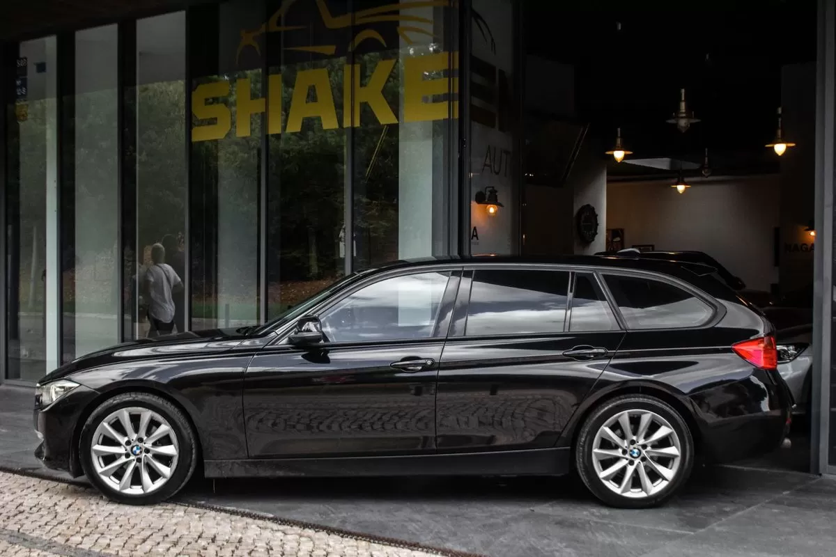BMW 318 d Auto Line Modern - foto 2