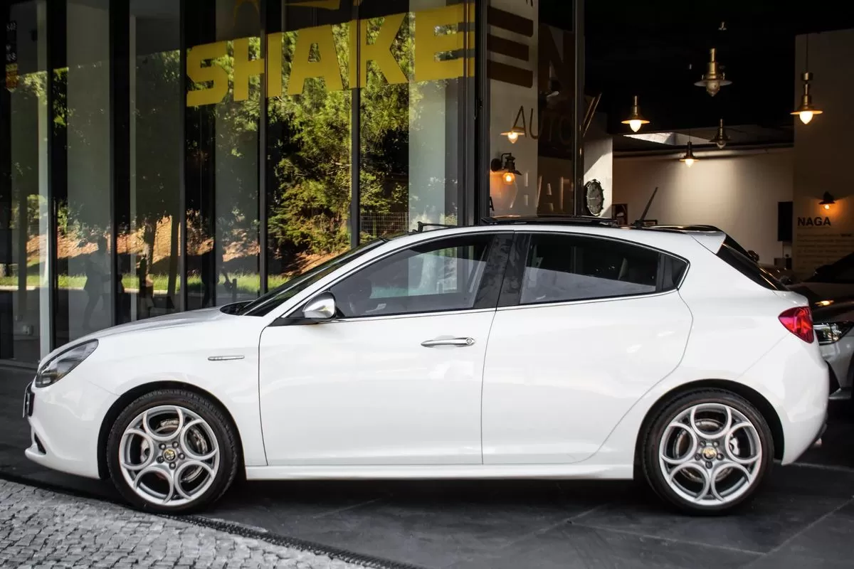 Alfa Romeo Giulietta 1.6 JTDM Distinctive - foto 2