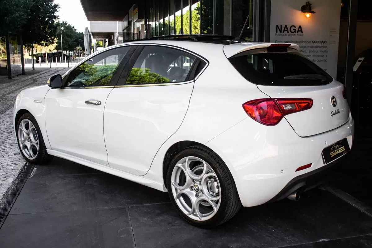Alfa Romeo Giulietta 1.6 JTDM Distinctive - foto 3