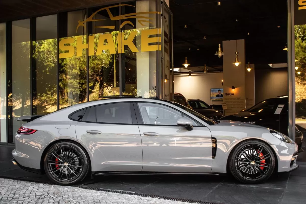 Porsche Panamera 4 E-Hybrid - foto 5
