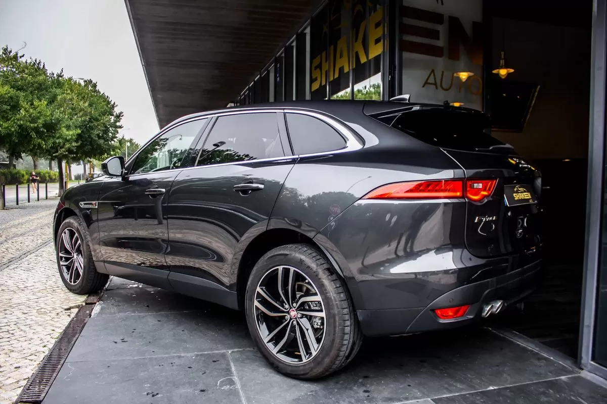 Jaguar F-Pace  20d Aut Prestige - foto 3