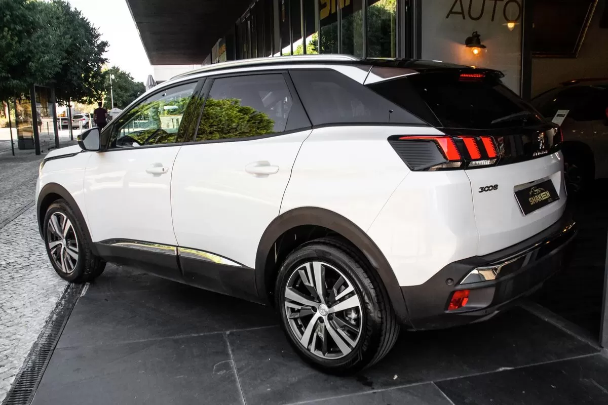 Peugeot 3008  Puretech 130 Stop Start Gpf Eat8 Allure - foto 3