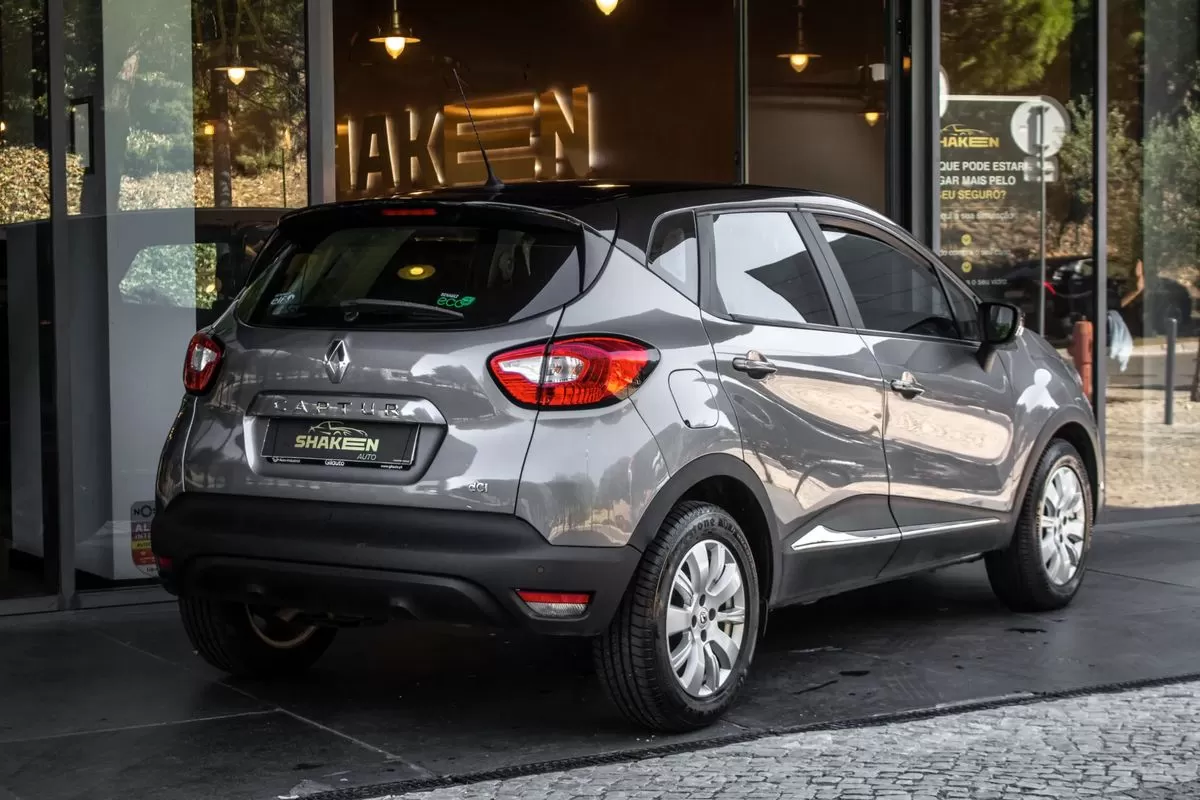 Renault Captur 1.5 dCi Exclusive - foto 4