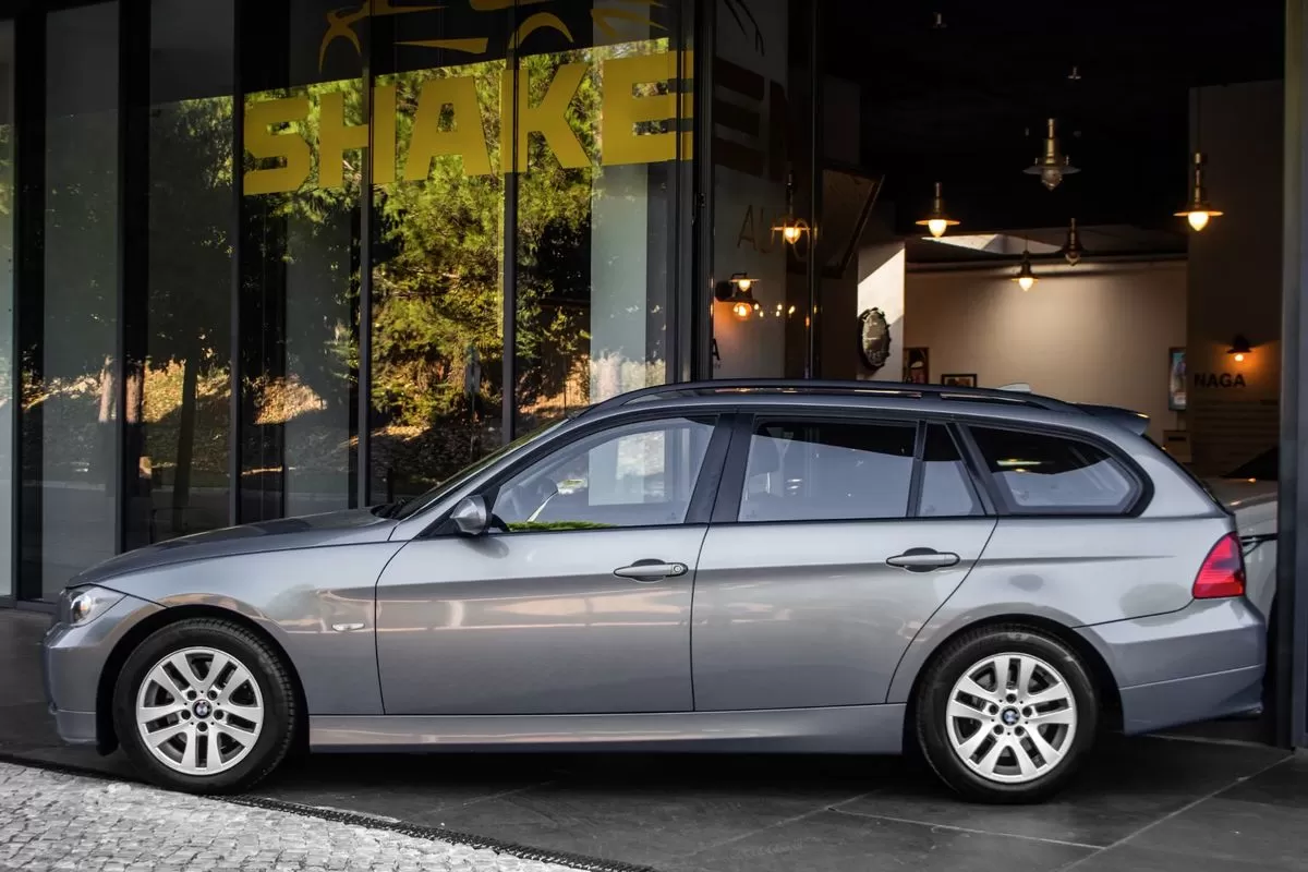 BMW 318 d LifeStyle - foto 2