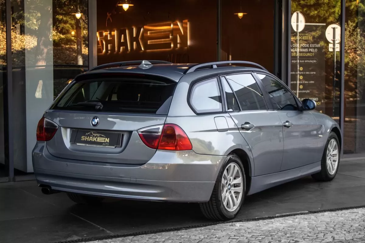 BMW 318 d LifeStyle - foto 4