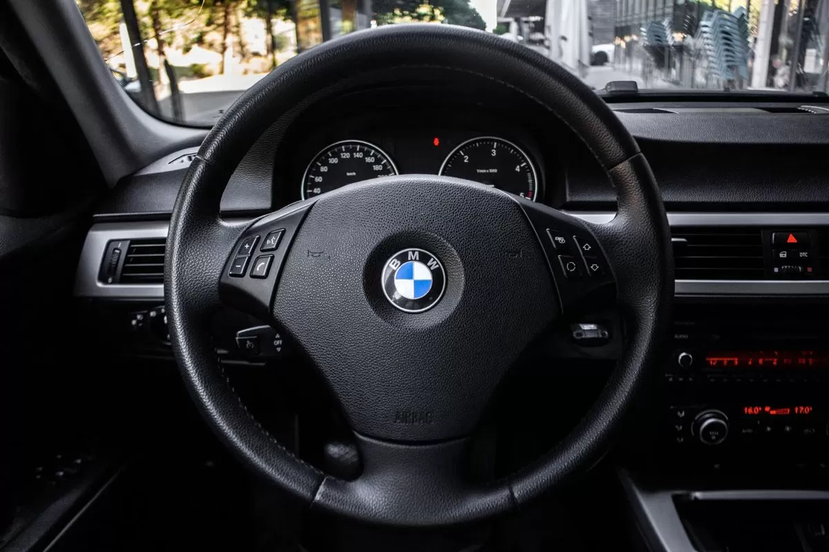 BMW 318 d LifeStyle - foto 8