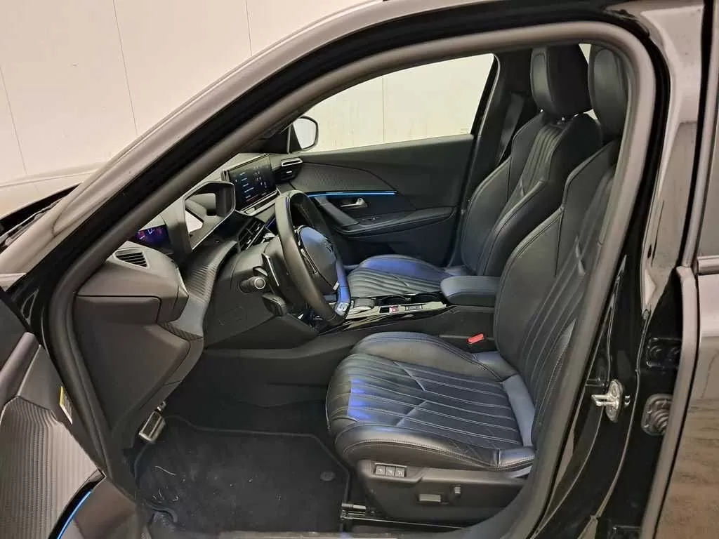 Peugeot 2008 1.5 BlueHDi GT EAT8 - foto 8