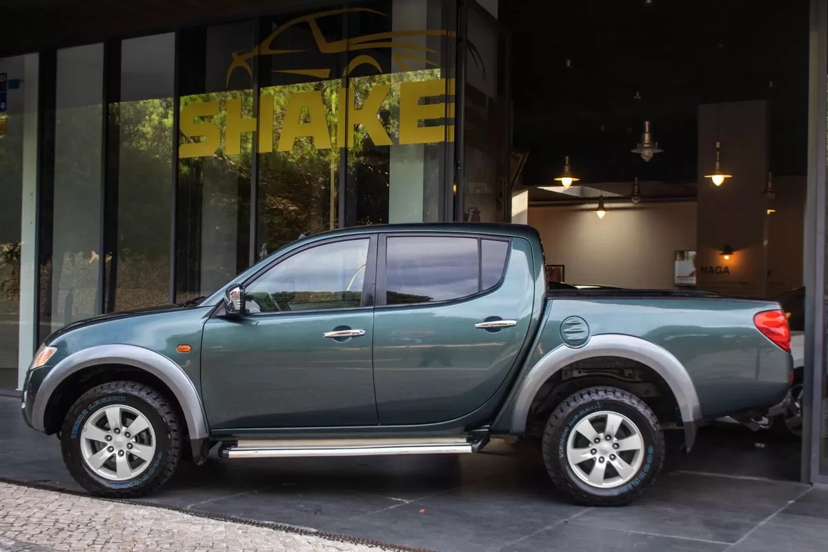 Mitsubishi L200 2.5 TD Strakar Elegance HT - foto 2