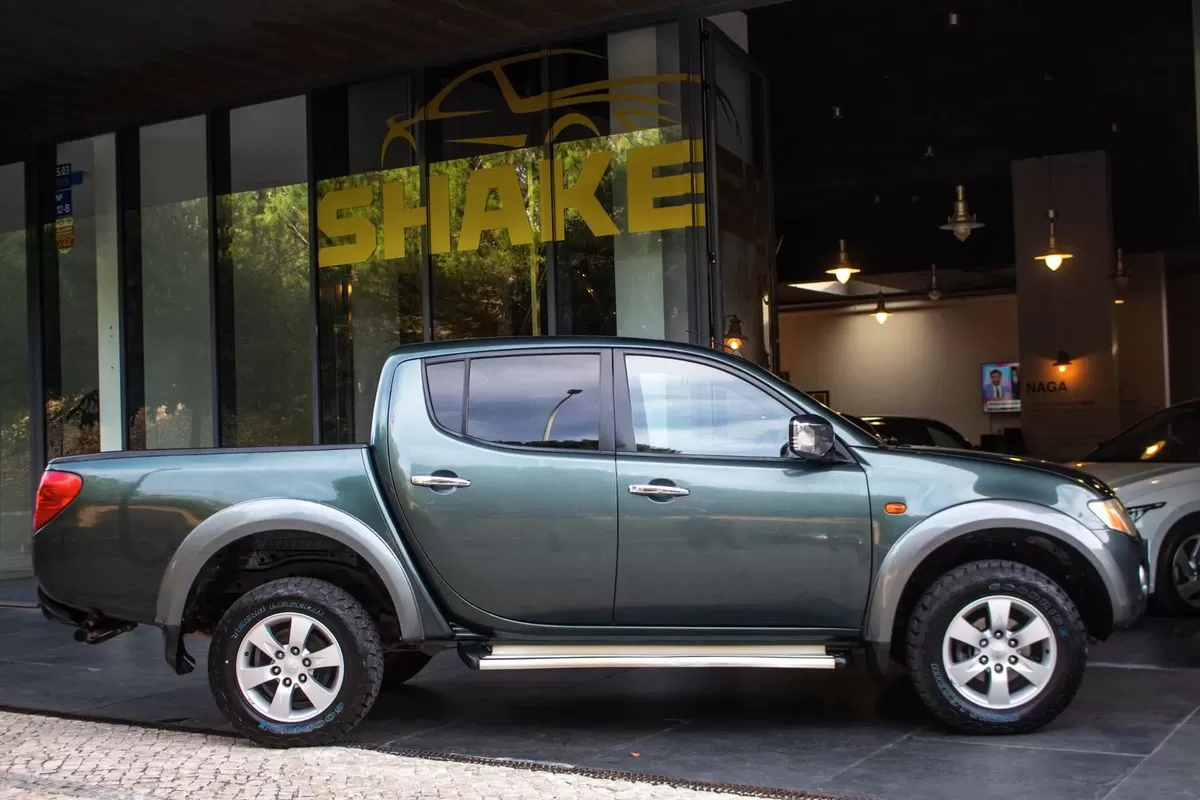 Mitsubishi L200 2.5 TD Strakar Elegance HT - foto 5