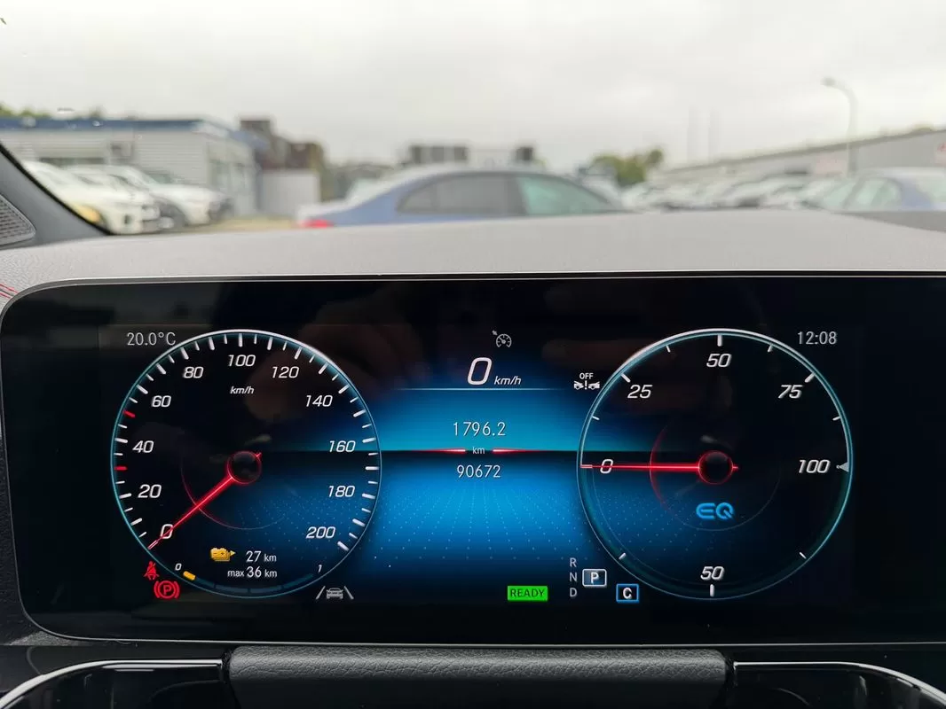 Mercedes-Benz EQA 350 4Matic AMG Line - foto 8