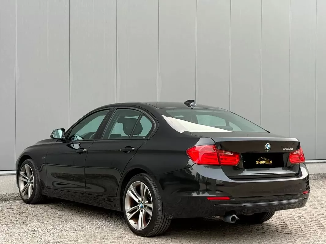 BMW 320 d EfficientDynamics Line Sport - foto 4
