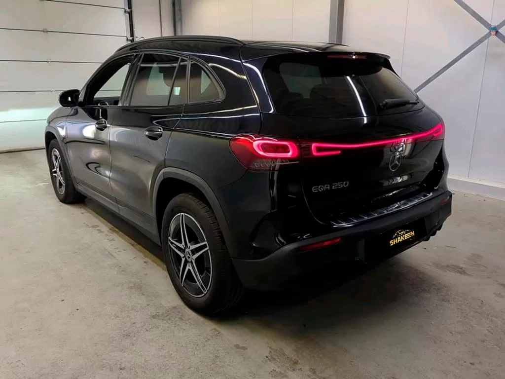Mercedes-Benz EQA 250 AMG Line - foto 4