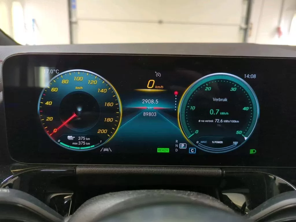 Mercedes-Benz EQA 250 AMG Line - foto 6