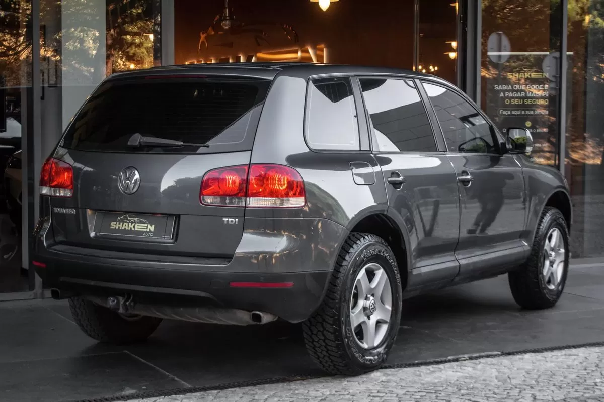 VW Touareg 2.5 TDi Tiptronic - foto 4