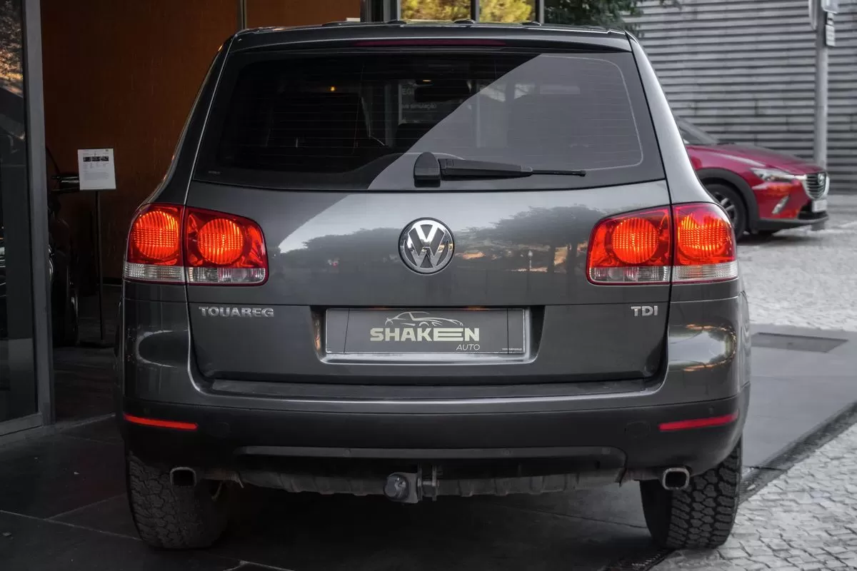 VW Touareg 2.5 TDi Tiptronic - foto 8