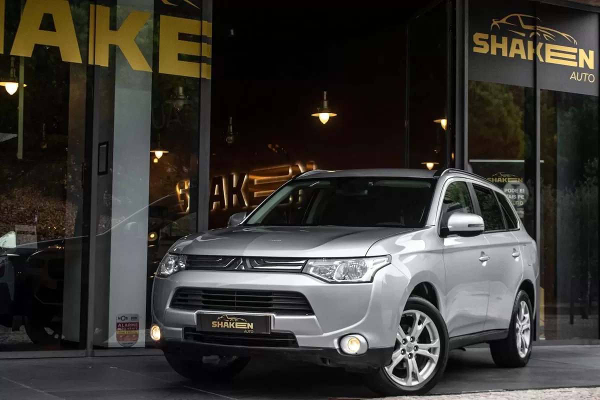 Mitsubishi Outlander 2.2 DI-D Instyle