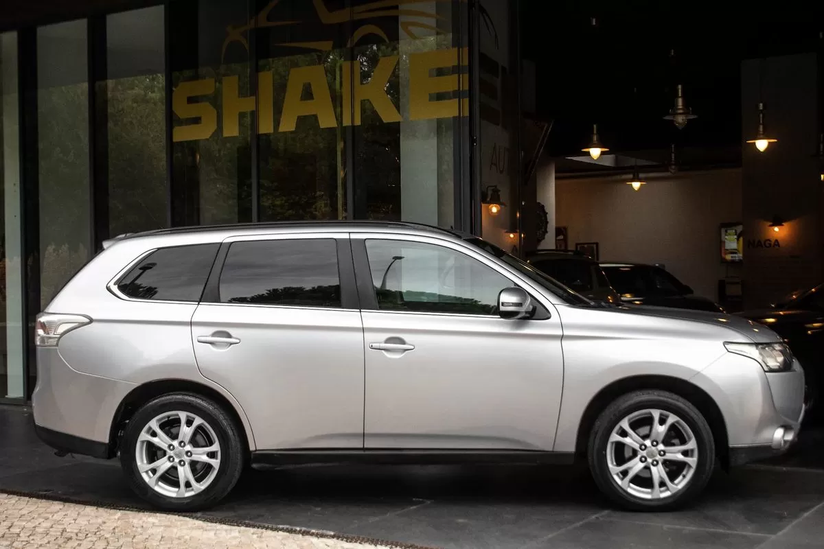 Mitsubishi Outlander 2.2 DI-D Instyle - foto 5