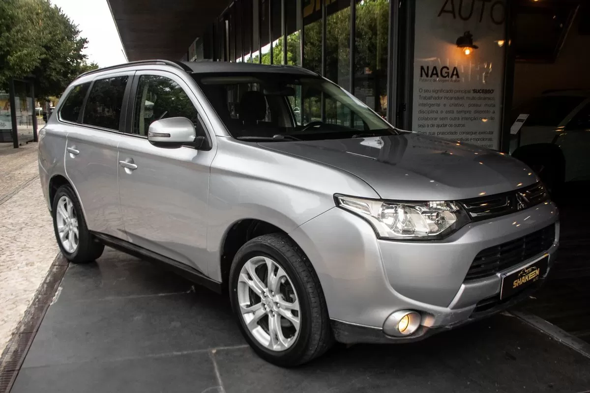 Mitsubishi Outlander 2.2 DI-D Instyle - foto 6