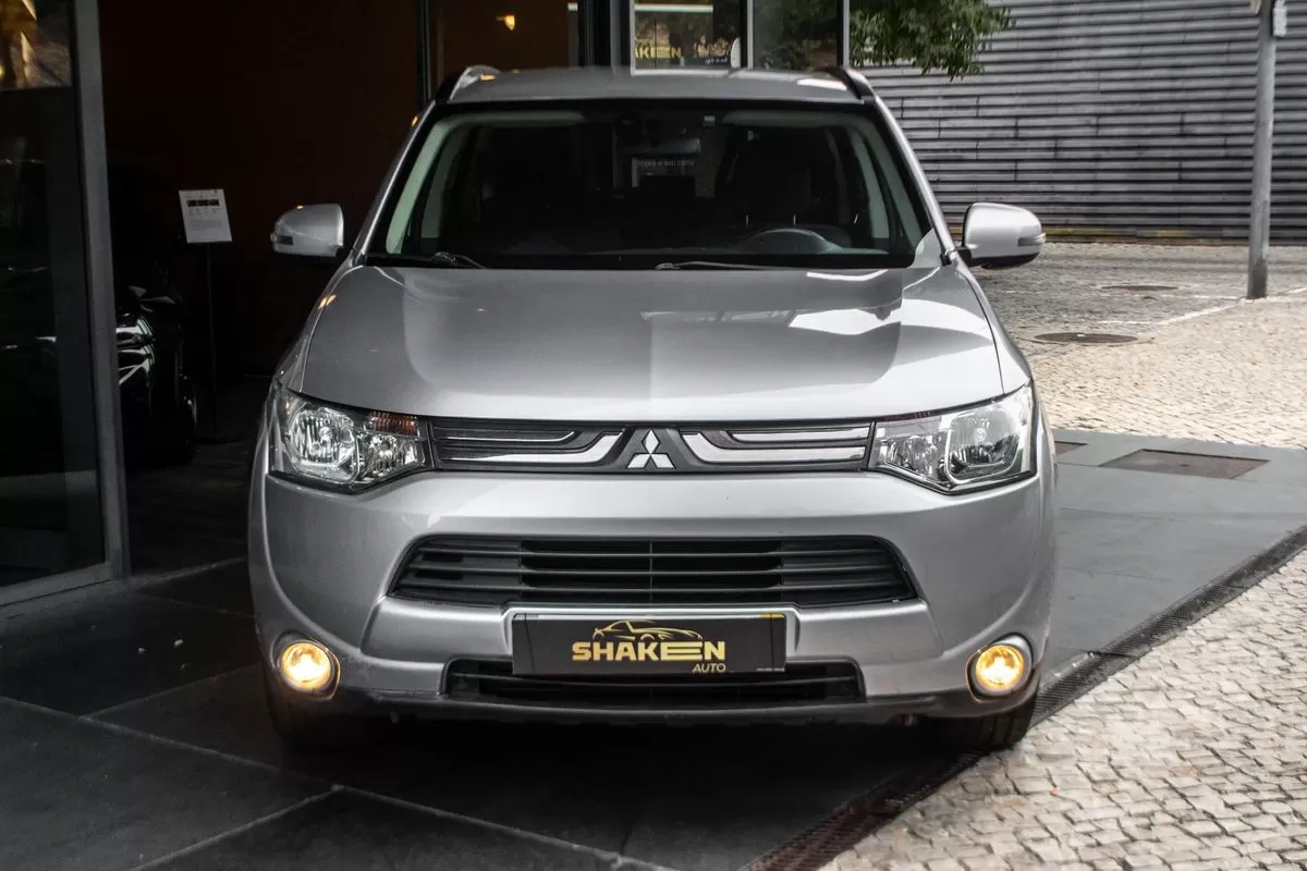 Mitsubishi Outlander 2.2 DI-D Instyle - foto 7