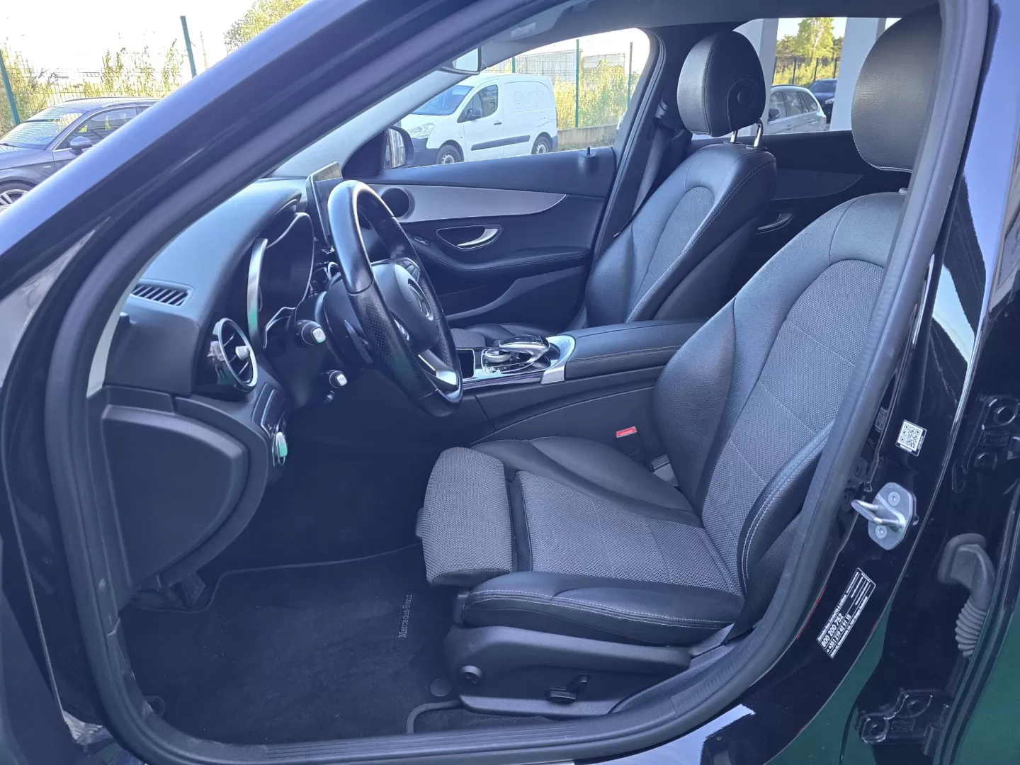 Mercedes-Benz C 350 e - foto 7