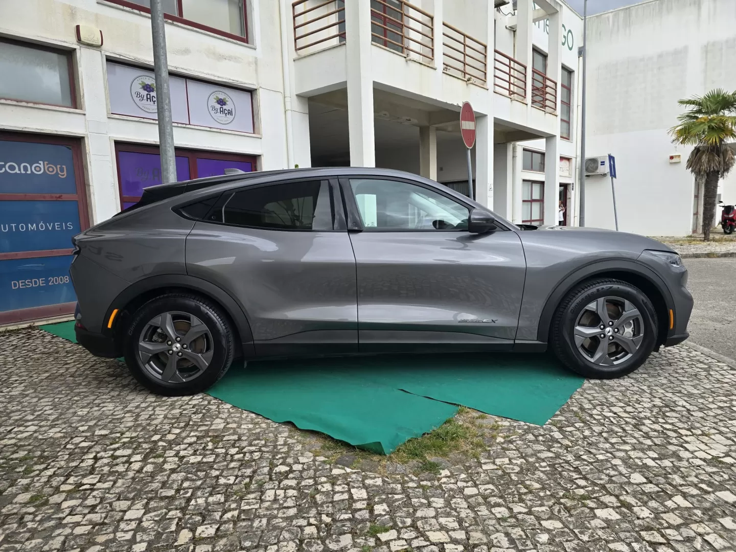 Ford Mustang Mach-E Alargada - foto 2