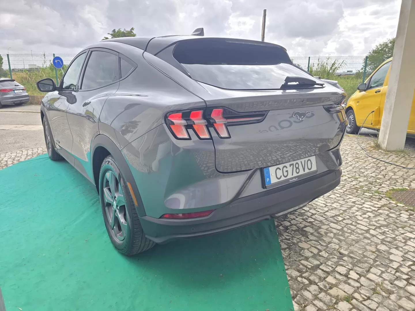 Ford Mustang Mach-E Alargada - foto 5