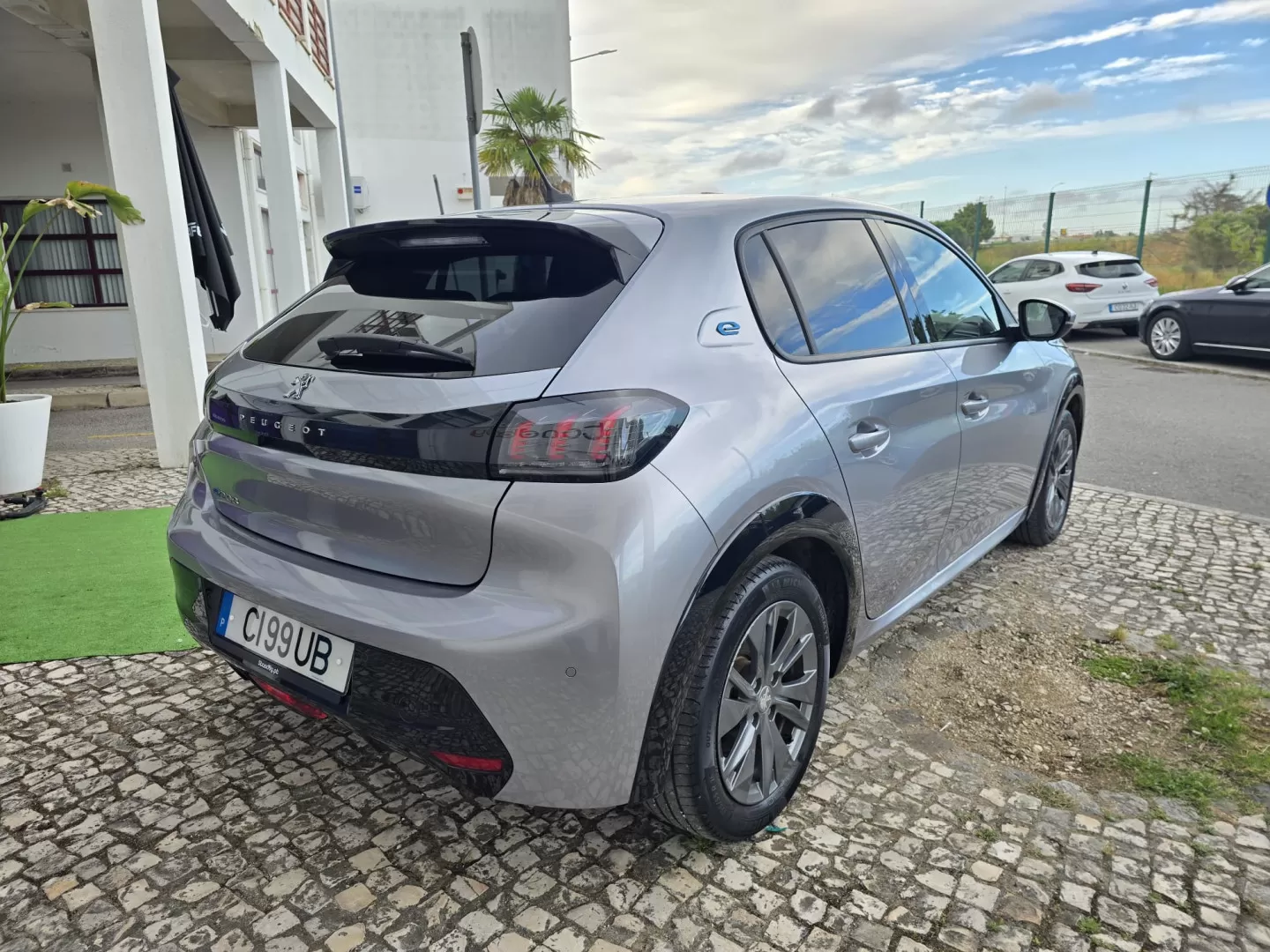 Peugeot e-208 Allure - foto 2