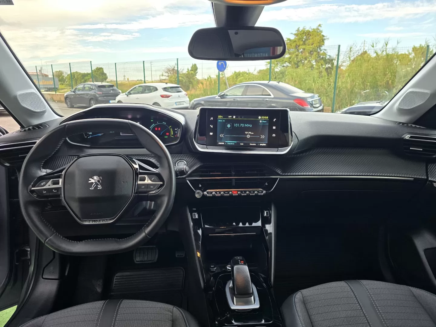 Peugeot e-208 Allure - foto 8
