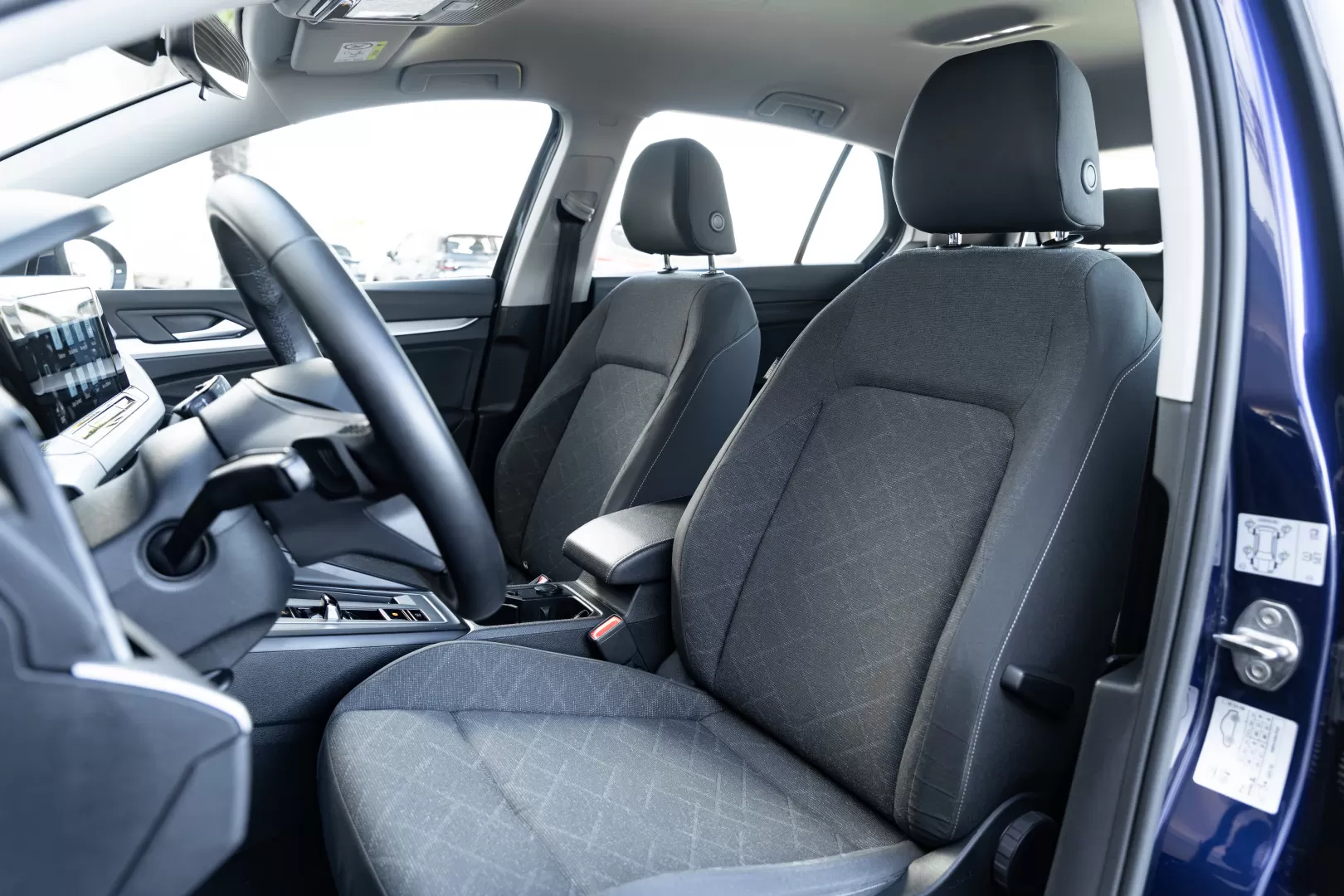 VW Golf 1.0 TSI Confortline DSG - foto 8