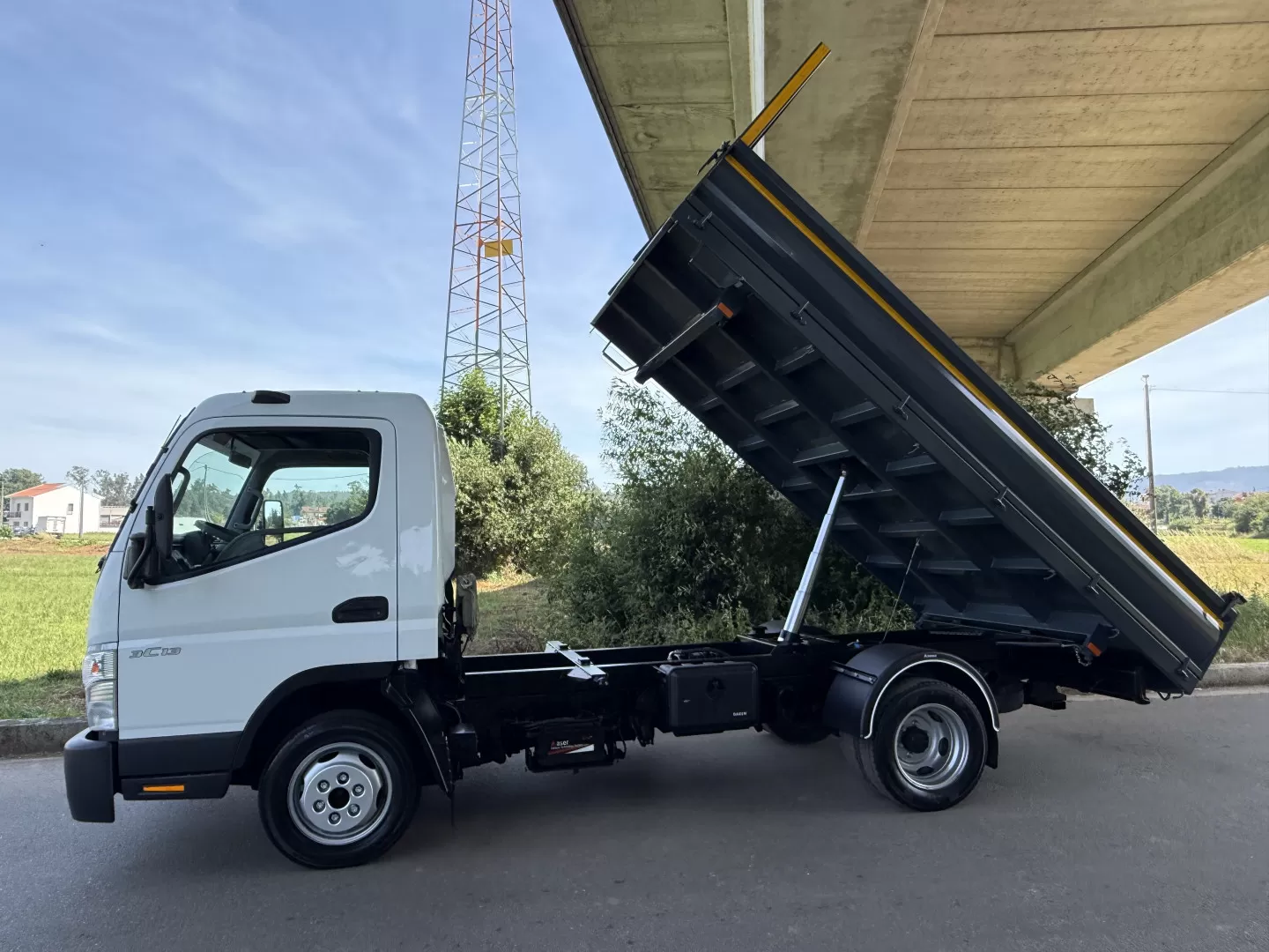 Mitsubishi  FUSO CANTER 3C13 BASCULANTE NOVA - foto 4