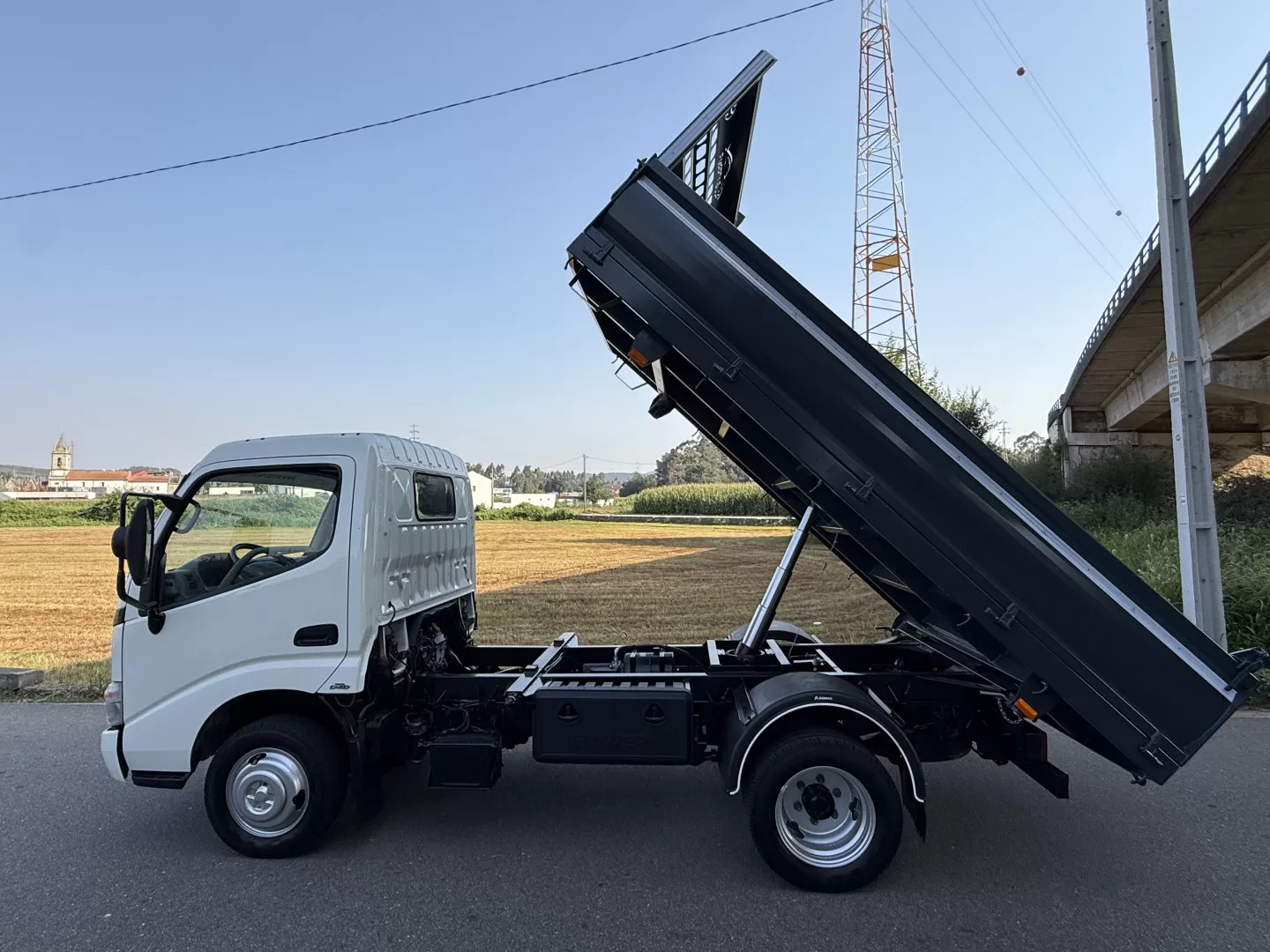 Toyota  DYNA M 35.25 3.0 D4D BASCULANTE 95.000 Kms - foto 8