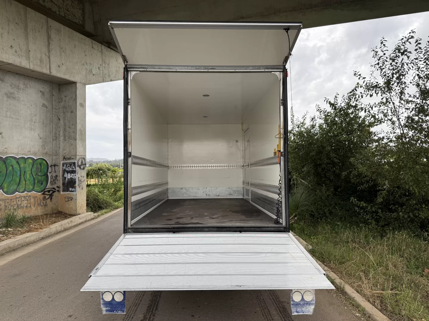 Toyota  DYNA M 35.33 3.0 D4D Contentor Plataforma AC - foto 6