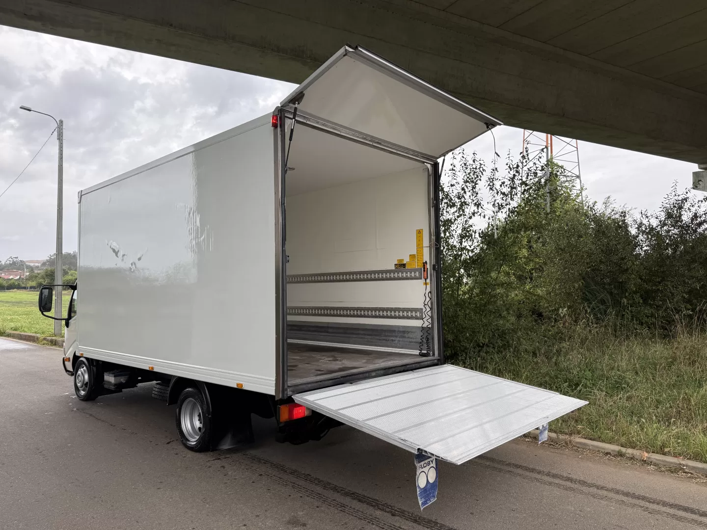 Toyota  DYNA M 35.33 3.0 D4D Contentor Plataforma AC - foto 7