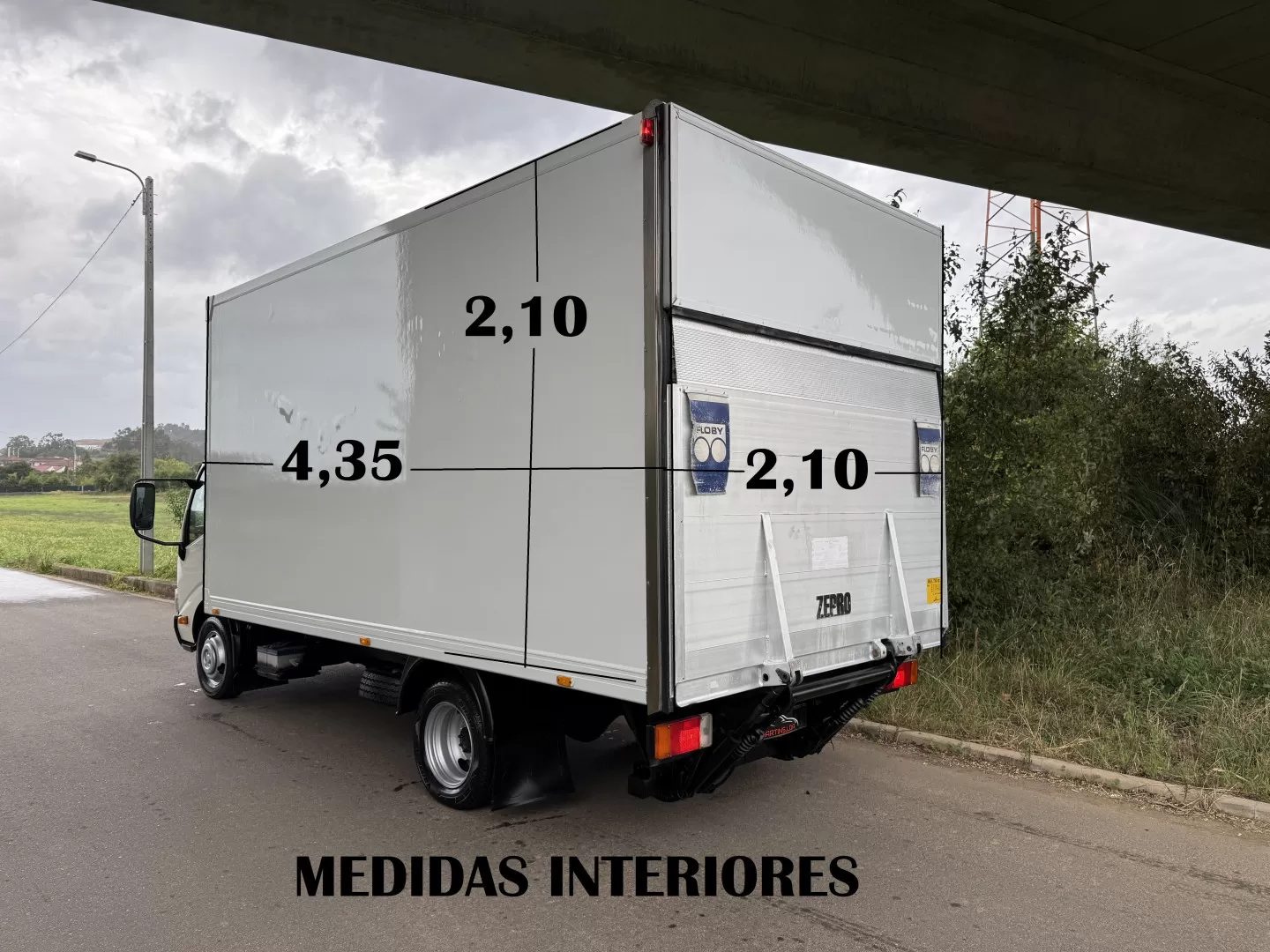 Toyota  DYNA M 35.33 3.0 D4D Contentor Plataforma AC - foto 2