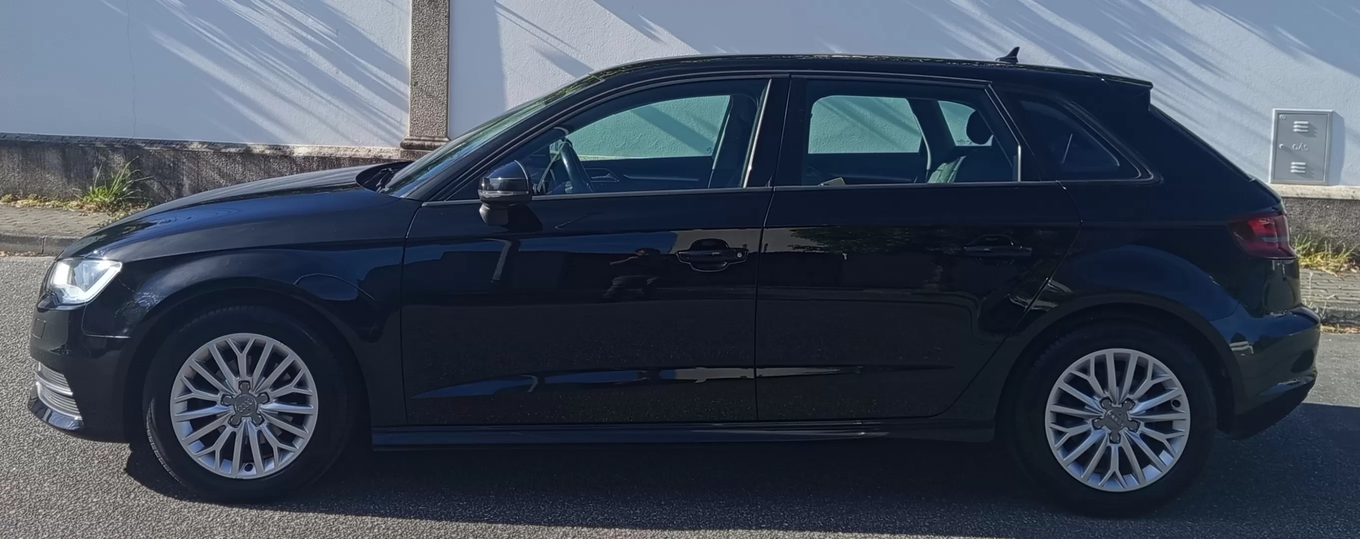 Audi A3 1.6TDI ATTRACTION - foto 6