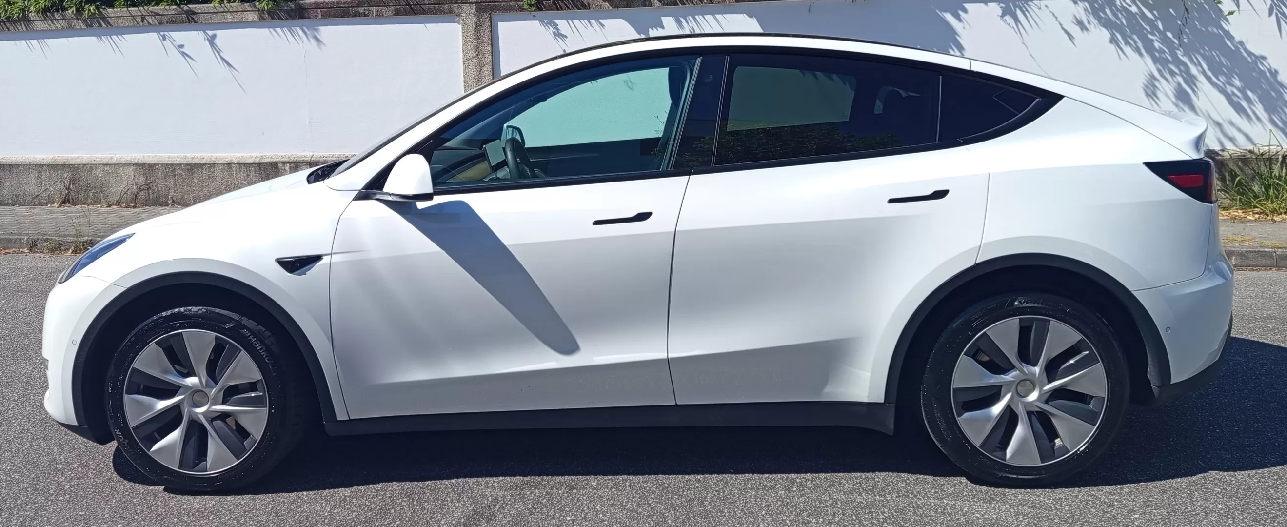 Tesla Model Y Long Range Dual Motor AWD - foto 4